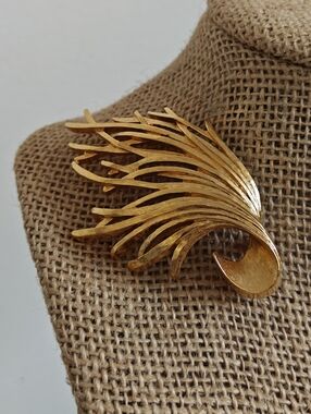Vintage Monet Gold Plated Pin Brooch